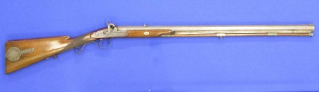 Voy a colocar unas fotos de un arma larga alemana de llave de mecha del siglo XVI. 111
