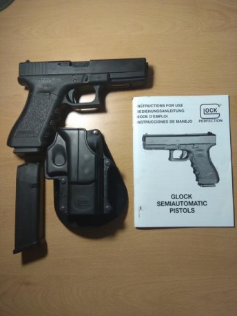 Hola, vendo Glock 17 Gen 3. No llega 600 disparos. Incluye el maletín, los dos cargadores de serie, funda 10