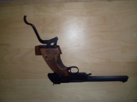 Buenos días, me desprendo de tres pistolas de aire que tengo perdidas en los cajones.

La primera es una 01