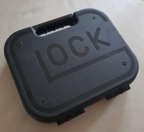 Vendo Glock 17 Gen 4.

Esta como nueva, tendrá unos 100 disparos. Nunca la he usado a excepción del dia 70