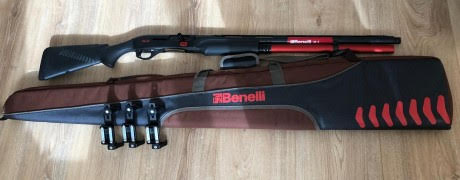 Un compañero vende esta escopeta ideal para recorridos de tiro IPSC sin haberla usado . La vende con funda 01