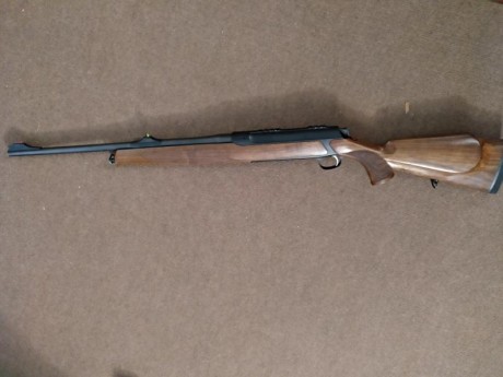 SAUER 303 CALIBRE 300 WM
MUY BUEN ESTADO, MADERAS BONITAS, POCO USO
CAÑÓN DE 56 CM, CAJA DE MUNICIÓN NORMA 01