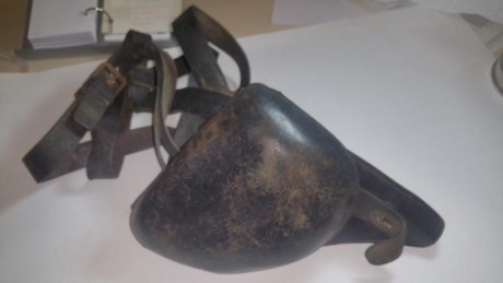 fundas de revolver 1892 Y pistola rubi  de ordenanza 40 € cada una 75 € los dos 670211056 en zaragoza
Adjuntos 01