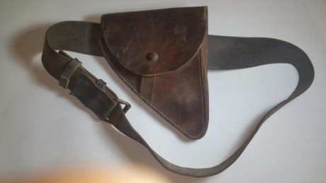 fundas de revolver 1892 Y pistola rubi  de ordenanza 40 € cada una 75 € los dos 670211056 en zaragoza
Adjuntos 00