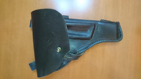 Vendo esta funda de cuero para pistola. Es de origen ruso y no parece tener uso, no tiene marcas de haber 02