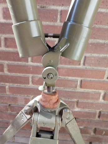 En venta este telescopio de tijera o trinchera o antena alemán (Scherenfernrohr) 10x  5º en muy buen estado, 12