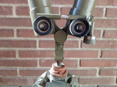 En venta este telescopio de tijera o trinchera o antena alemán (Scherenfernrohr) 10x  5º en muy buen estado, 11