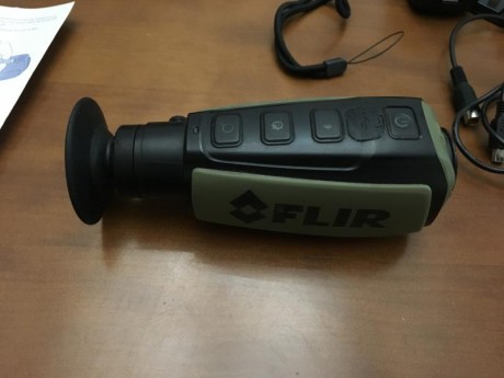 Monocular Flir Scout II 320.
Conjunto completo, bolsa de transporte , cargador y adaptadores. Poco uso 01