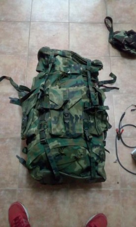 Buenas,  pongo a la venta esta mochila del ejército español. 
Precio 70 euros envio incluido y regalo 01
