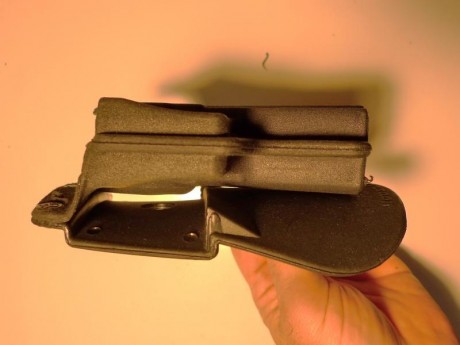 Se vende funda táctica  para HK USP tamaño grande, (en la foto se ve con Expert )
40€
Se vende cargador 01