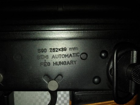 Hola, vendo un fusil AKM de la marca F.E.G en calibre 7,62x39mm. con la culata plegable, modificado a 12