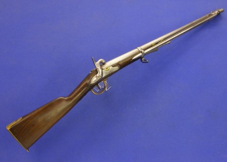Voy a colocar unas fotos de un arma larga alemana de llave de mecha del siglo XVI. 170