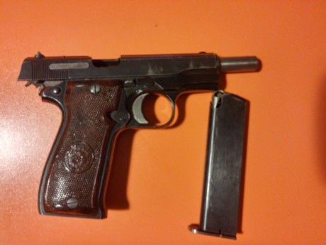 Hola...un amigo vende una Star super s del 9 corto con un cargador y funda, está guiada en A unas encuentra 02