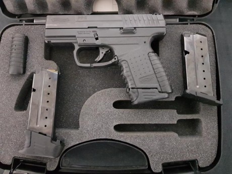 Hola, se vende pistola walther pps del 9pb. La pistola tiene unos 800 o 1000 disparos. Muy cuidada. Sin 00