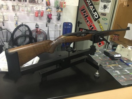 Se vende carabina del 22 marca Winchester modelo 490 con asterisco en la numeración en muy buen estado 02