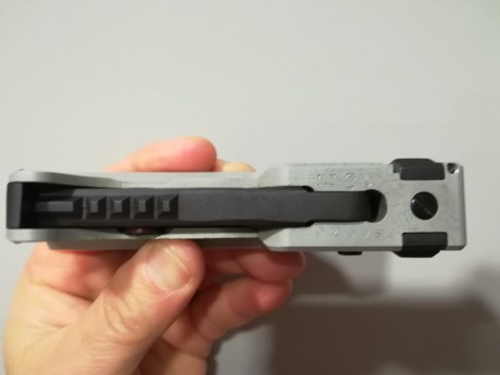 Buenas a todos 
Un compañero me pide que le ponga a la venta esta peculiar pistola. 
Se trata de una llama 11