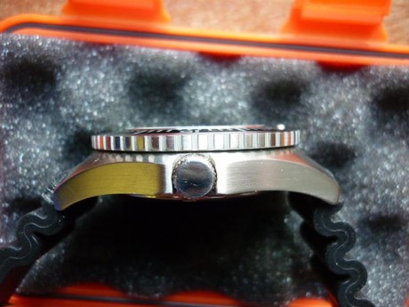 Vendo este reloj en un estado casi nuevo, comprado en 2016 y con una docena de puestas (roto bastante 11