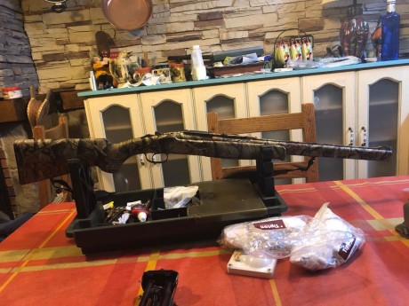 Saludos.

Un amigo pone a la venta su RIFLE COMBINADO FAIR BILLING, CON UN CAÑON CALIBRE 12,76 Y EL OTRO 21