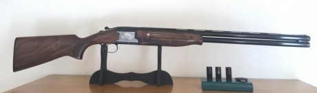 Vendo escopeta superpuesta marca  FM  
Expulsora, selectora (1 gatillo), polichoque (5 boquillas y llave)
Calibre 02