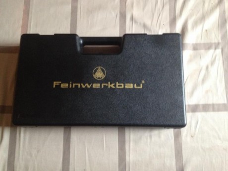 Hola por dejar la aficion se vende pistola de aire competicion,en un estado excelente.750eur negociables. 01