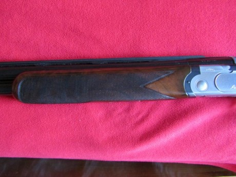 Vendo excelente Beretta 682 Trap de báscula blanca (según dicen las mejores). Cañones ventilados, de 75cm, 22