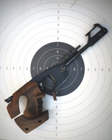 Vendo esta pistola para competiciones a 50 m guiada en F.
Tiene manual, maleta y herramientas de limpiez 11