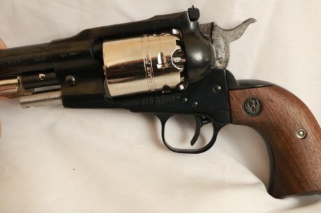 Vendo este magnífico revolver RUGER, modelo conmemorativo Americano del calibre 44 con miras micrométricas, 01