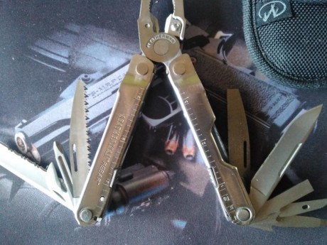Vendo estas tres piezas.
Una sog Powerlock negra, se encuentra como nueva sido utilizada un par de veces, 10