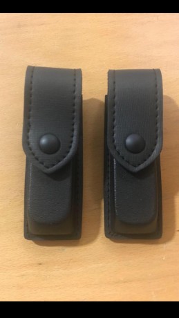 VENDIDAS DOS FUNDAS DE CARGADOR SAFARILAND 
QUITAR EL ANUNCIO
GRACIAS 01