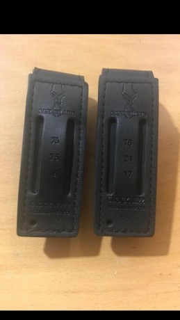 VENDIDAS DOS FUNDAS DE CARGADOR SAFARILAND 
QUITAR EL ANUNCIO
GRACIAS 00