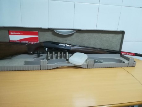 Escopeta semiautomática en perfecto estado, seminueva, calibre 12, recámara de 76mm, peso 2. 9 kg, juego 00
