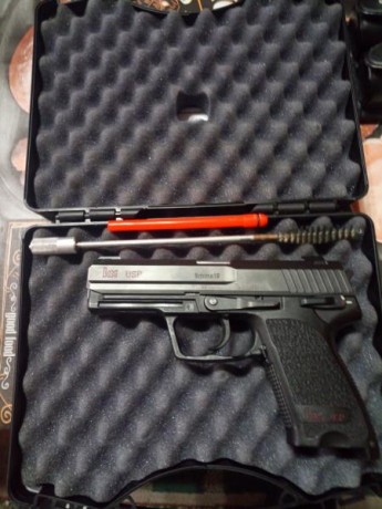Como dice el título del anuncio vacío mi armero.
Se ponen a la venta las siguientes armas:

 REVOLVER 40