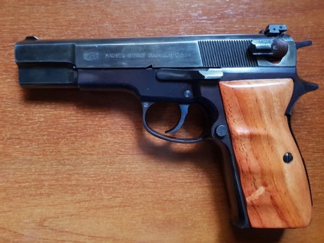 VENDIDA - Vendo Pistola MAUSER 90. DA - 9 Pb. En buen estado de uso y alza regulable con minillave.
Guiada 02