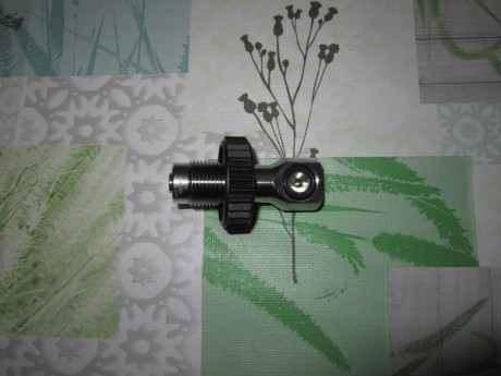 A ver compañeros.

Estaba yo feliz tirando con mi pistola de CO2, con una botella de 2 Kg que cargaba 100