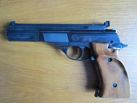  GRACIAS A TODOS. las buenas:

Vendo pistola Astra TS 22, 125€ mas portes.
Por favor, no me volvais loco 01