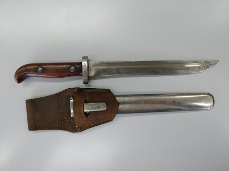 VENDIDO cuchillo trasformado procedente de una bayoneta Steyr austriaca.
Esta muy afilado y procede de 01