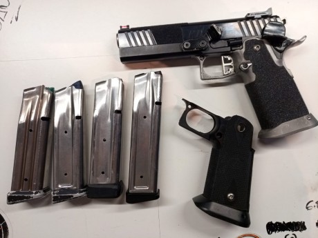 Buenos días.

Por dejar la modalidad me desprendo de mi STI EDGE del 9 mm.
Es un arma que no tiene ni 30