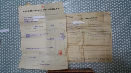 1   vendo caja con factura 15 € 02