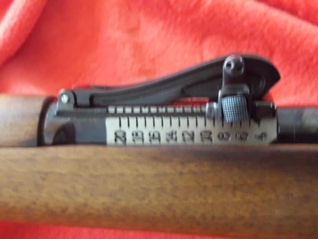 Hola, un amigo vende un fabuloso MAUSER 1898 conmemorativo en su calibre original 8x57 totalmente nuevo. 12