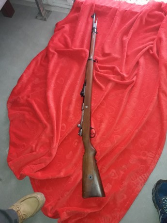 Hola, un amigo vende un fabuloso MAUSER 1898 conmemorativo en su calibre original 8x57 totalmente nuevo. 11