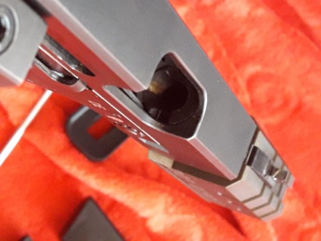 Hola, un buen amigo vende walther Exper calibre 32 en un estado excepcional, cacha M, se puede ver e inclusive 02