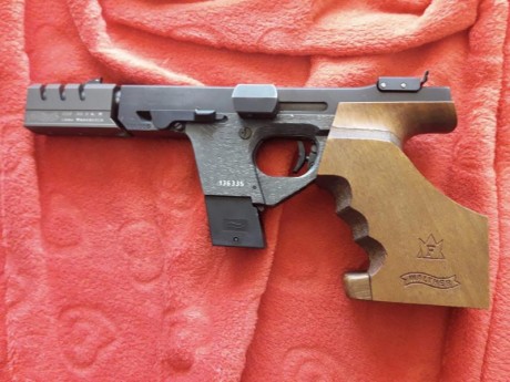 Hola, un buen amigo vende walther Exper calibre 32 en un estado excepcional, cacha M, se puede ver e inclusive 12
