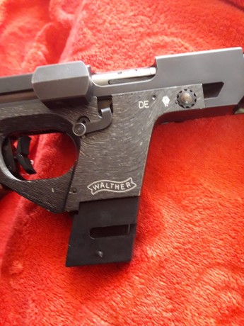 Hola, un buen amigo vende walther Exper calibre 32 en un estado excepcional, cacha M, se puede ver e inclusive 11