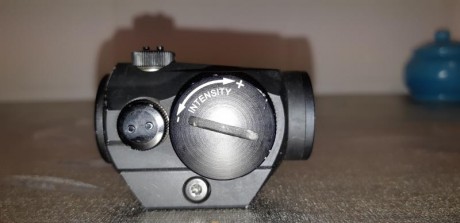 Hola buenas vendo aimpont micro h1 2 moa. 
Funciona perfectamente. Se encuentra en cantabria
Precio 400 01