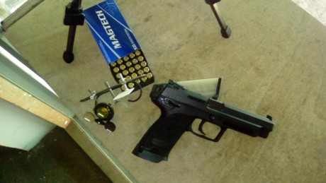 Muy buenas compañeros.
Como reza el asunto, vendo una H&K USP EXPERT, Cal. 9mm en perfectísimo estado, 01