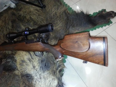 Extraordinaria arma,con un estilo,precisión,elegancia y fiavilidad poco común.Incluye carrillera,monturas 12