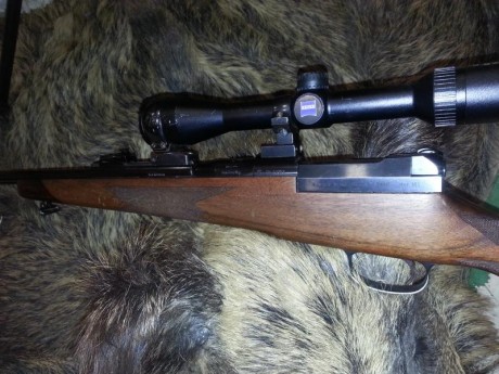 Extraordinaria arma,con un estilo,precisión,elegancia y fiavilidad poco común.Incluye carrillera,monturas 11