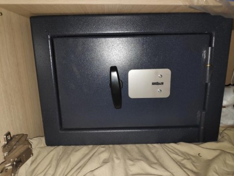 vendo armero con menos de un año! (fecha de compra 27/06/2018)

a recojer en esparreguera (barcelona) 00