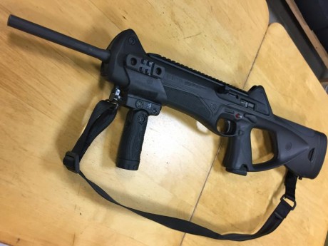 Vendo Carabina  BERETTA CX4  Storm, Semiautomática  en Cal. 9 mm. Parabellum.  Armazón y culata en polímero. 10