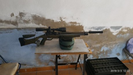 Vendo gamo coyote del 4.5 en perfecto estado de funcionamiento. Se entrega carabina,visor de 4-16x50, 00